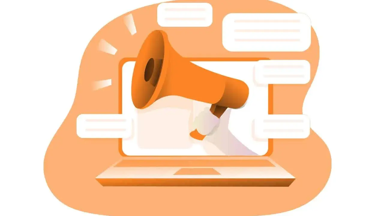 Un megafono arancione esce da un laptop, circondato da fumetti. Ideale per corsi di web marketing e comunicazione digitale.