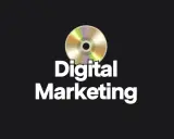 CD con scritta "Digital Marketing". Ideale per chi cerca corsi digital marketing gratuiti per imparare online.