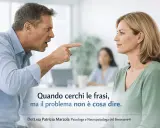 Uomo arrabbiato punta il dito contro una donna. La gente parla senza sapere, cercando le parole giuste ma ignorando il vero problema.