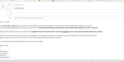 Email di Mario Rossi a Avv. Verdi per fissare un appuntamento. Le frasi di presentazione evidenziano i servizi di Backup Dati e Sicurezza Informatica offerti da Rossi Srl.