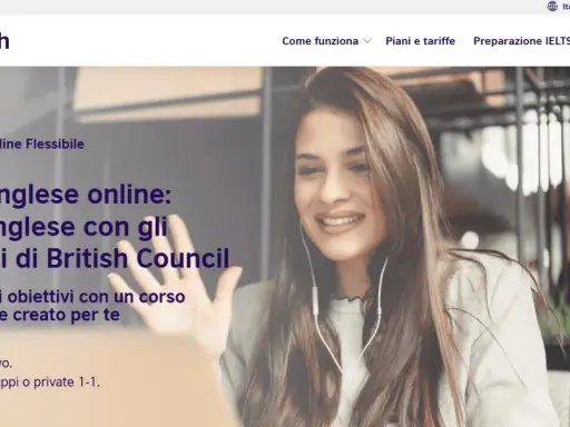 Donna sorridente partecipa a un corso di inglese online flessibile con insegnanti British Council. Impara l'inglese con lezioni dal vivo, gruppi o private.