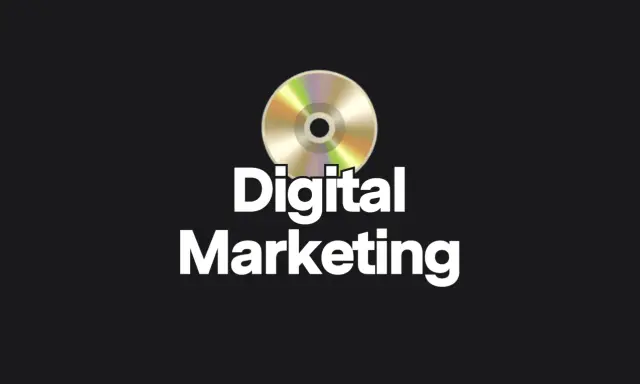 CD con scritta "Digital Marketing". Ideale per chi cerca corsi digital marketing gratuiti per imparare online.