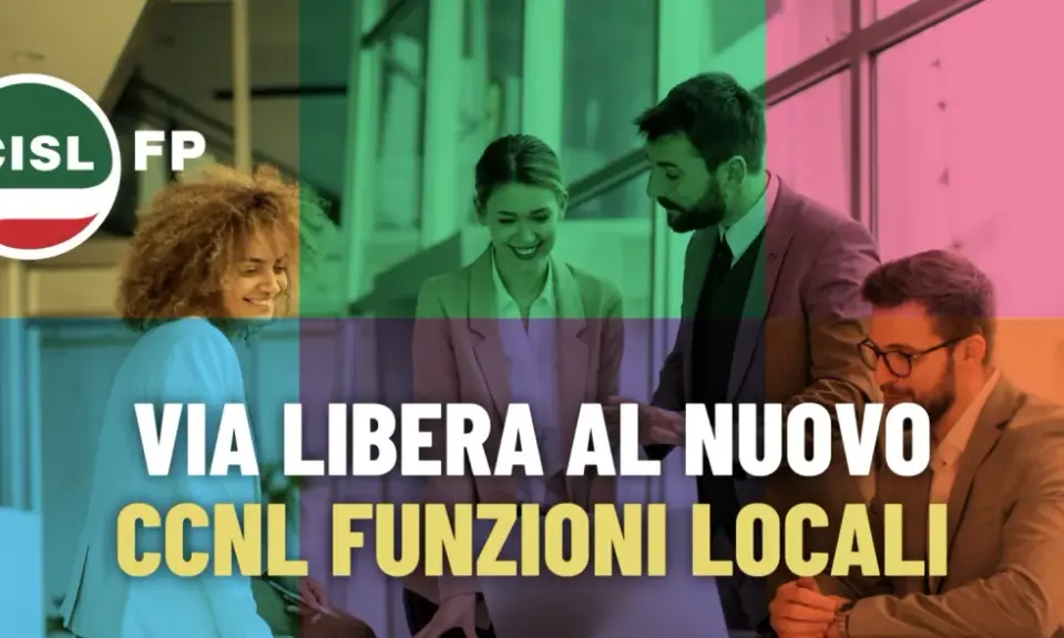 Il CCNL Funzioni Locali è stato rinnovato. Il sindacato CISL FP celebra il nuovo accordo con un'immagine di collaborazione tra professionisti.